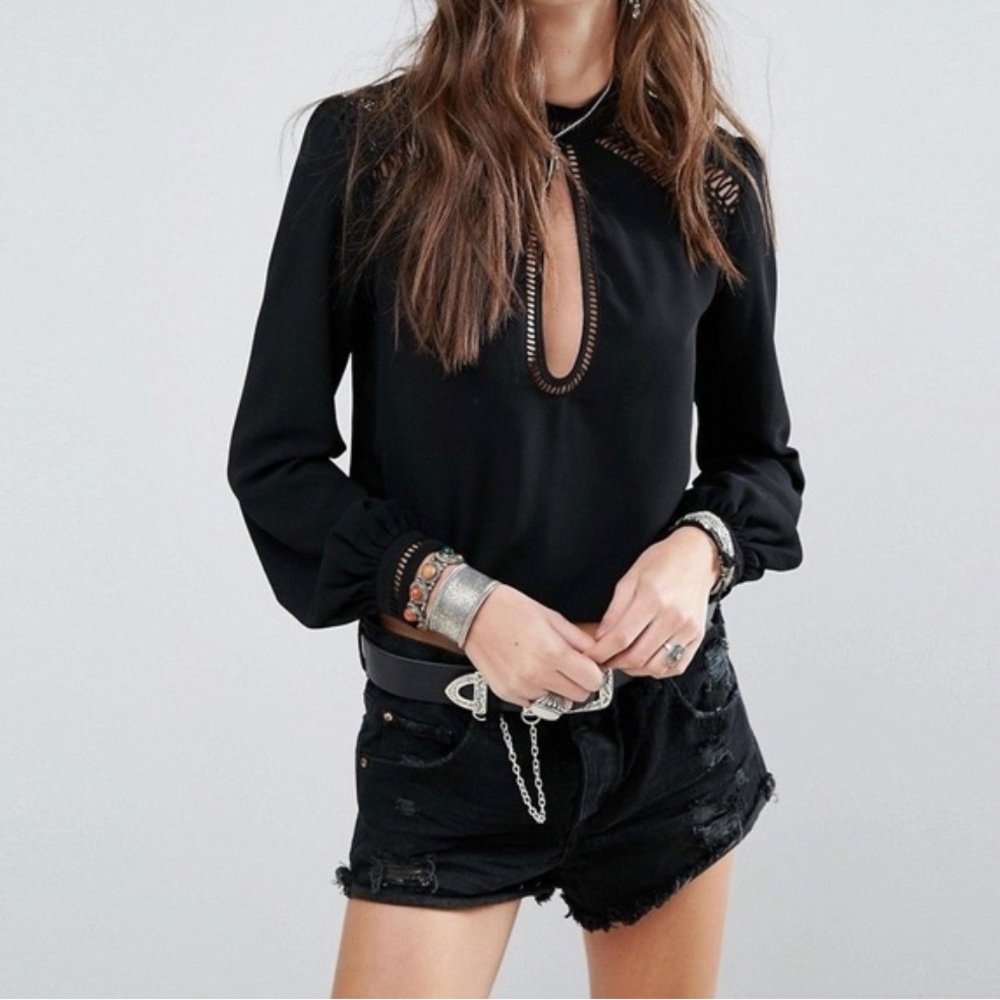 Tularosa black blouse with keyhole - Picture 2 of 4